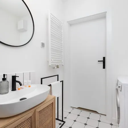 Awanport Estate By Renters Apartamento